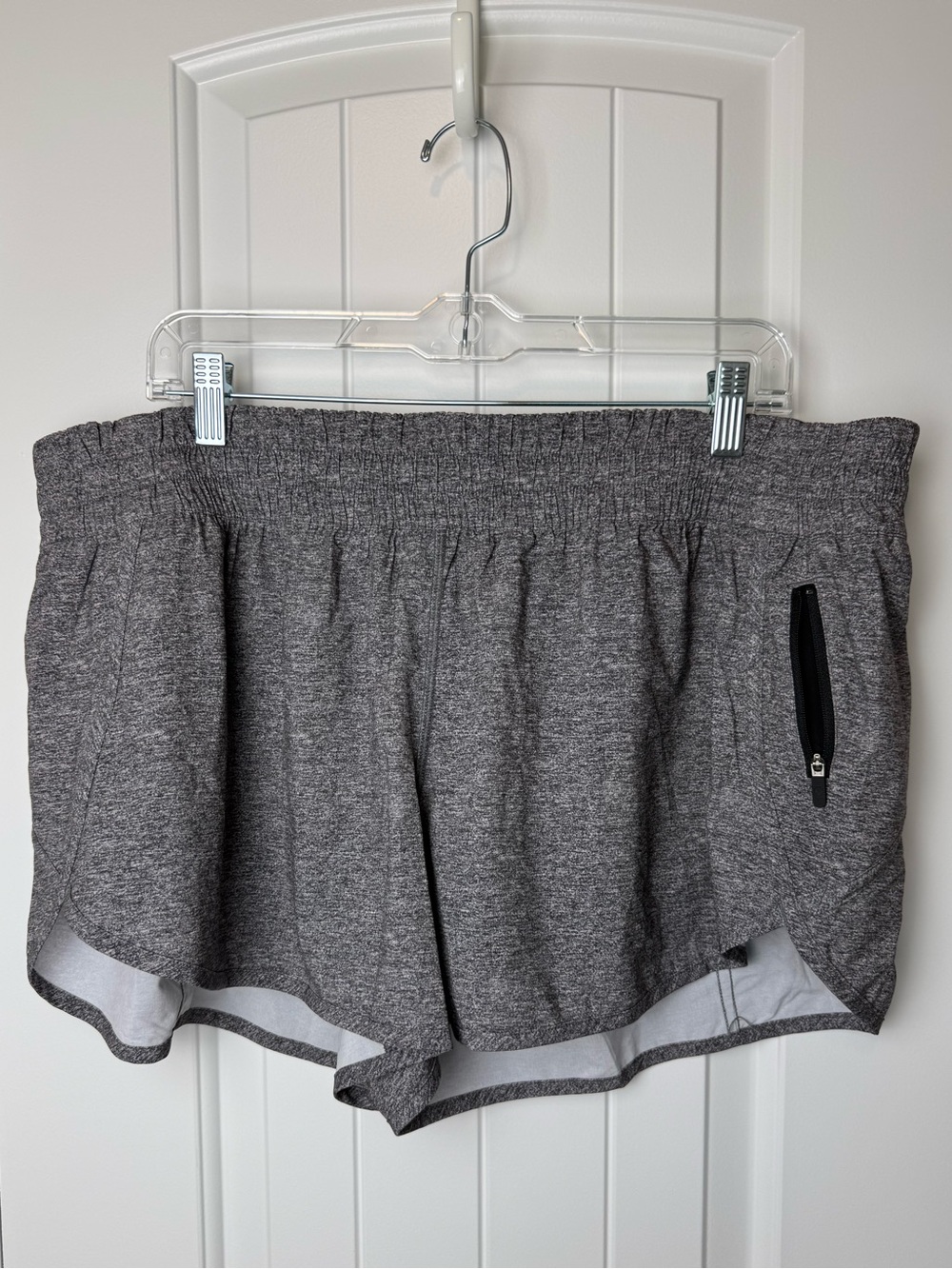 NWOT-Lululemon Grey running shorts with lining sz 20